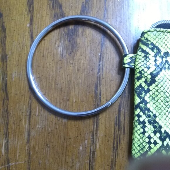 Ring holder, small  wristlet purse ( green) - Picture 2 of 4